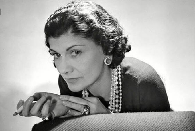 Tüm Zamanların En İkonik Tasarımcısı Gabrielle Chanel’e Kısa Bir Bakış