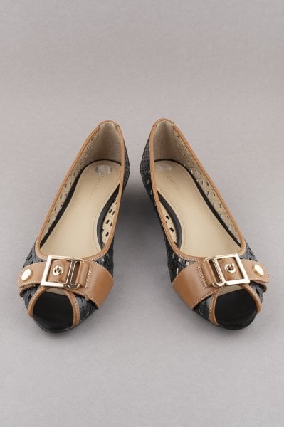 Charles And Keith  Kemer Tokalı Burnu Açık Babet