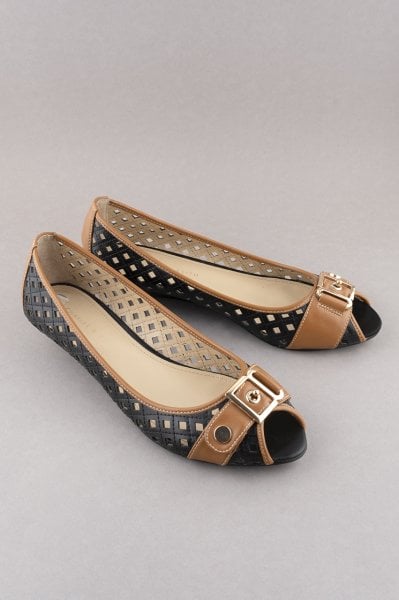Charles And Keith  Kemer Tokalı Burnu Açık Babet