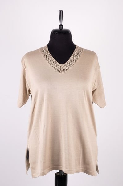 Dörtel Yakası İşli T-Shirt