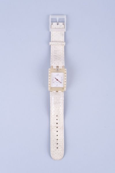 Swatch Yılan Derisi Görünümlü Kordon Kol Saati