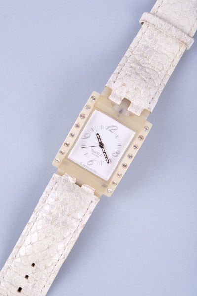 Swatch Yılan Derisi Görünümlü Kordon Kol Saati