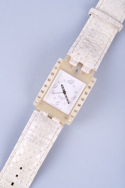 Swatch Yılan Derisi Görünümlü Kordon Kol Saati