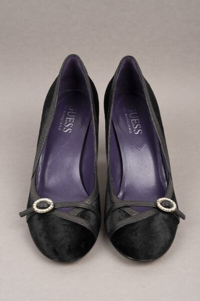 Guess Deri Detaylı Taşlı Kadife Ayakkabı