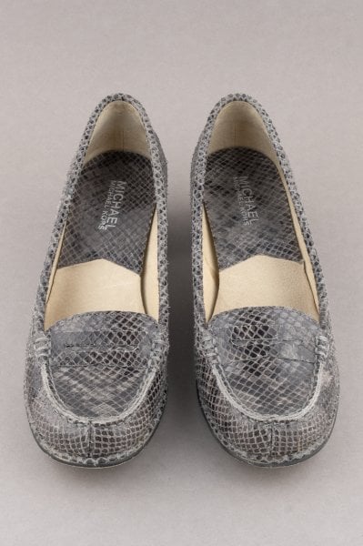 Michael Kors Yılan Derisi Kısa Topuklu Loafer