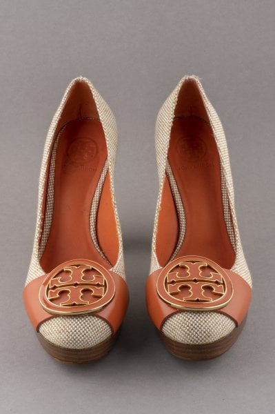 Tory Burch Ahşap Topuklu Önü Tokalı Ayakkabı